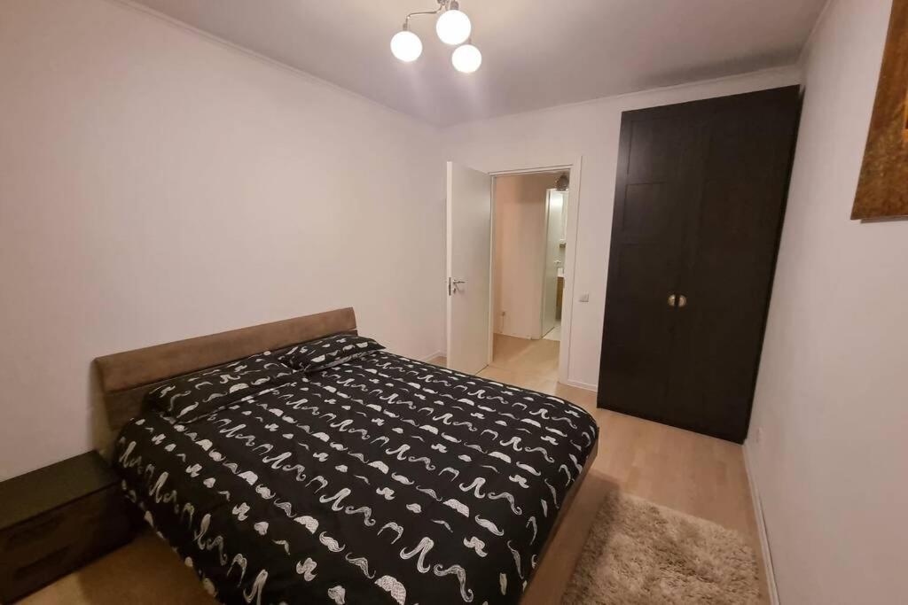Park Residence 5, 2 Bedroom Apartment Bucharest Exterior photo