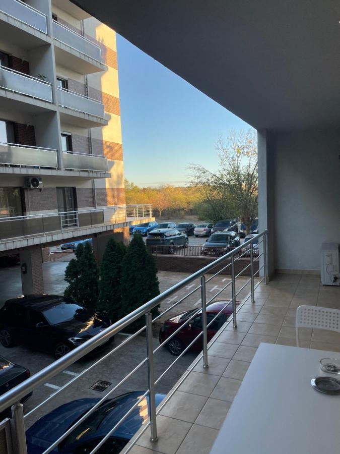 Park Residence 5, 2 Bedroom Apartment Bucharest Exterior photo